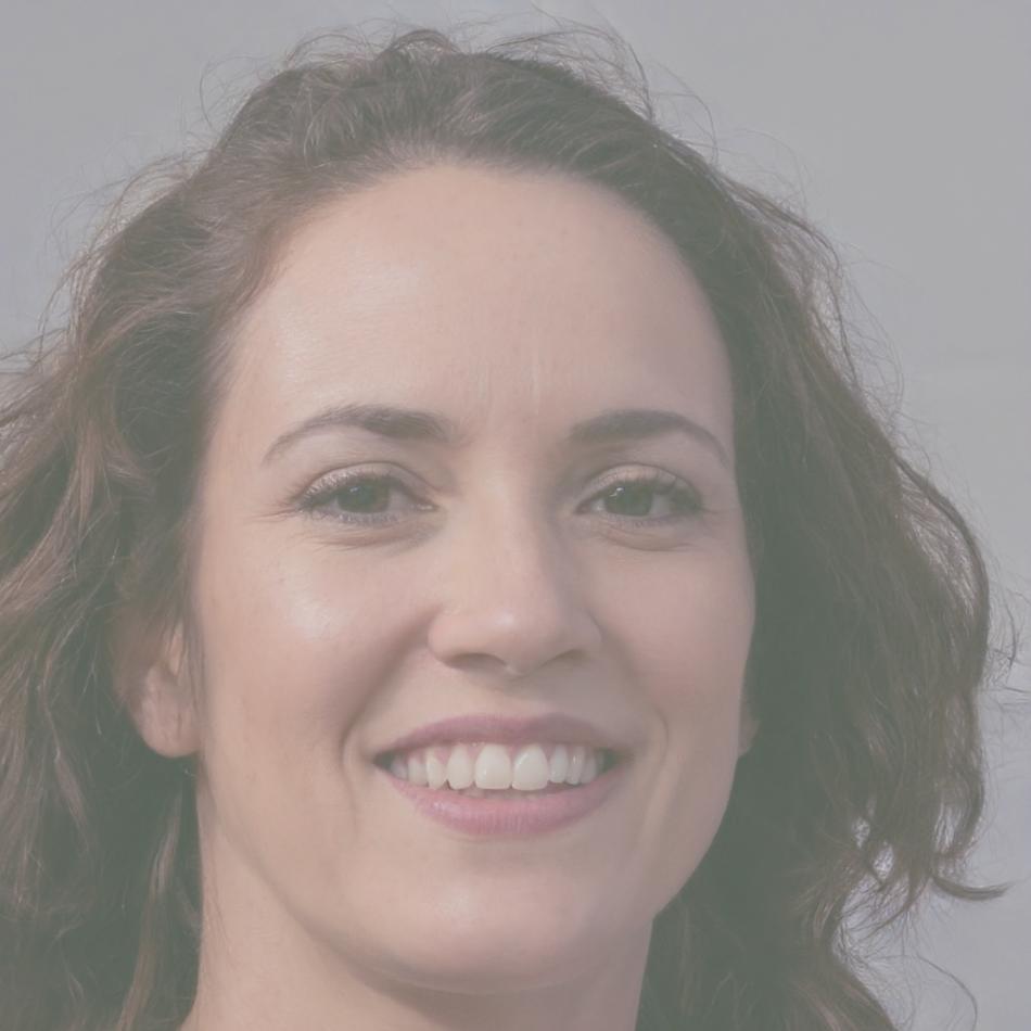 Portrait professionnel de Sarah Dubois, Directrice Analyse Financière